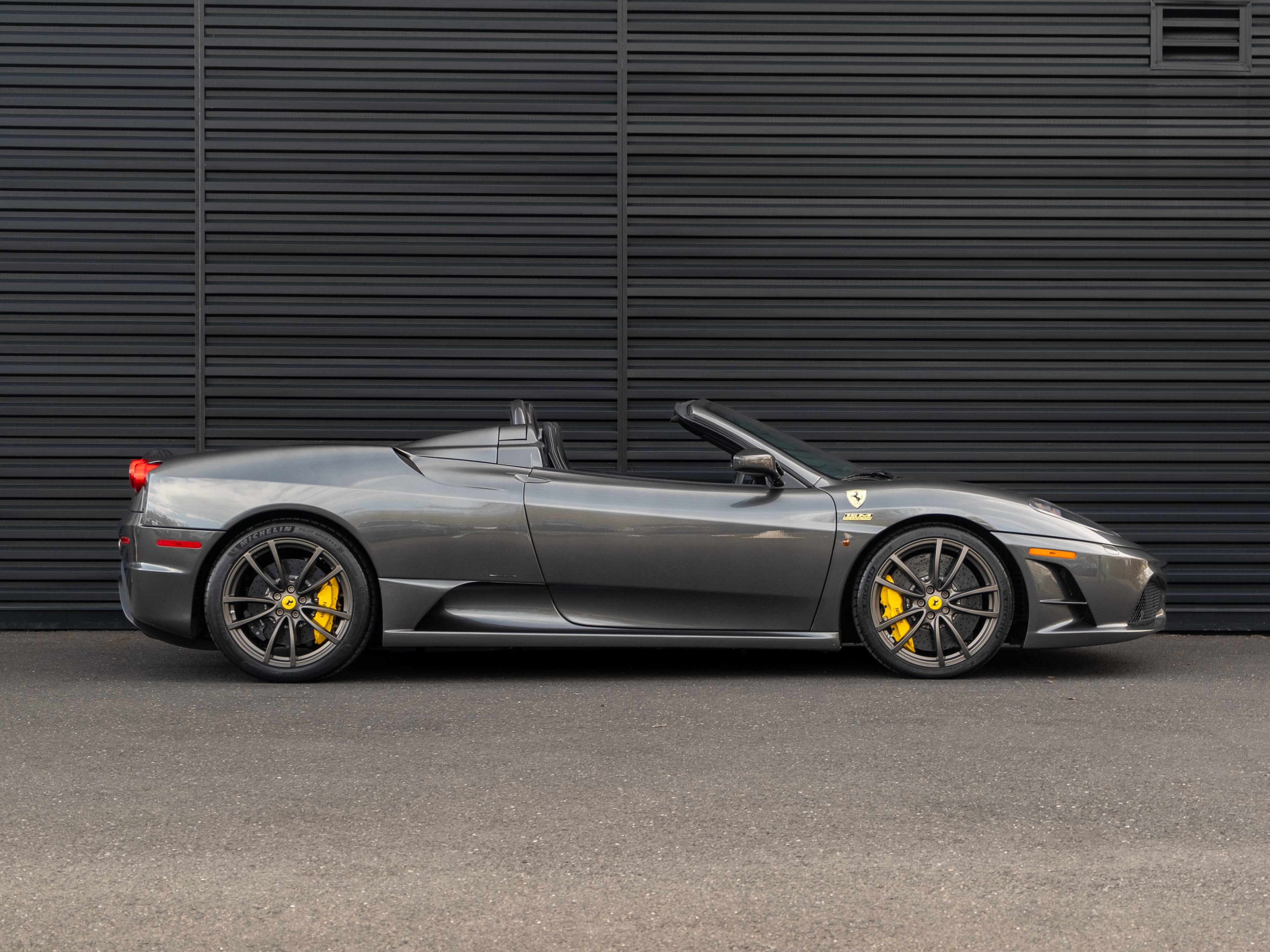 Used 2009 Ferrari F430 Scuderia RWD image 9