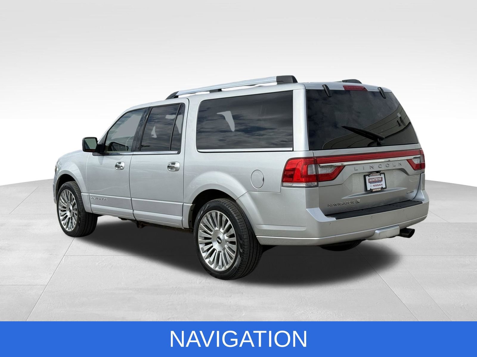 Used 2015 Lincoln Navigator L 4WD w/ Equipment Group 101A Reserve image 13