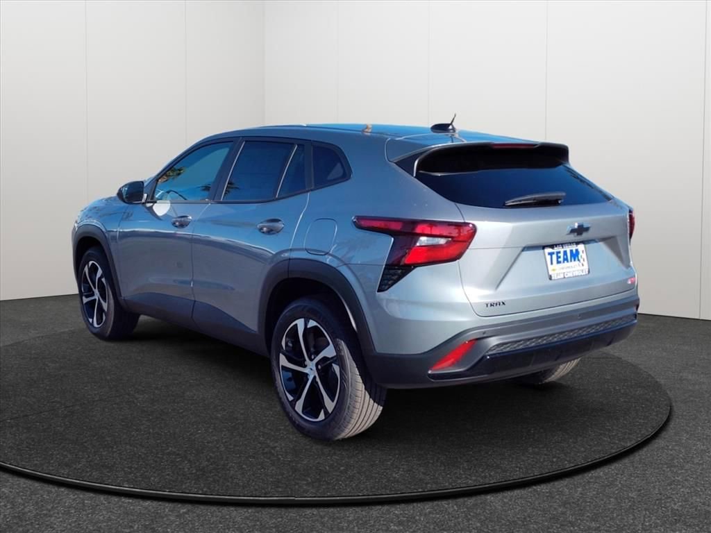 New 2026 Chevrolet Trax RS w/ Sunroof Package image 4
