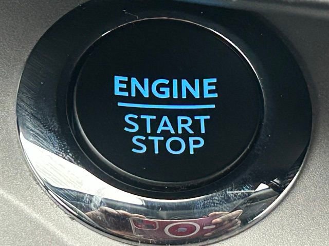 Used 2023 Ford Explorer XLT w/ Equipment Group 202A image 3