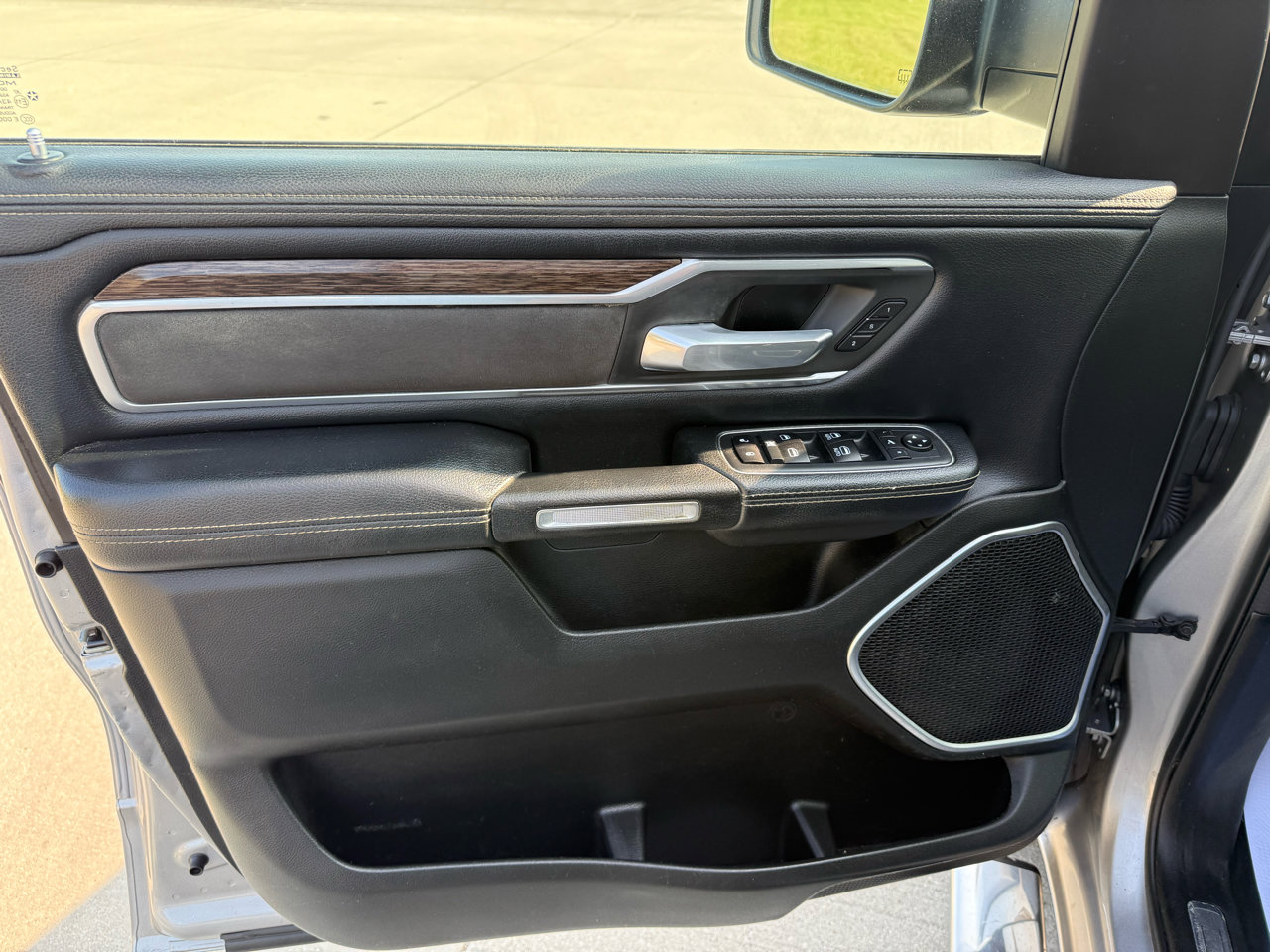 Used 2020 RAM 1500 Laramie image 15