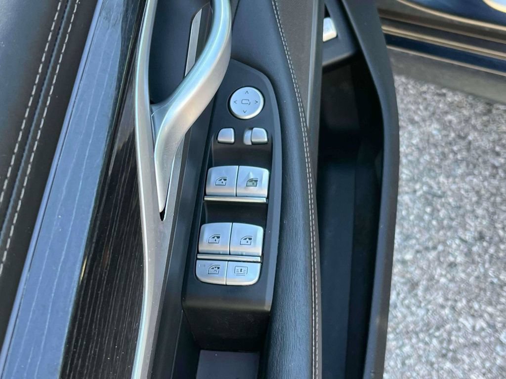 Used 2019 BMW 750i xDrive w/ Executive Package AWD/4WD image 13