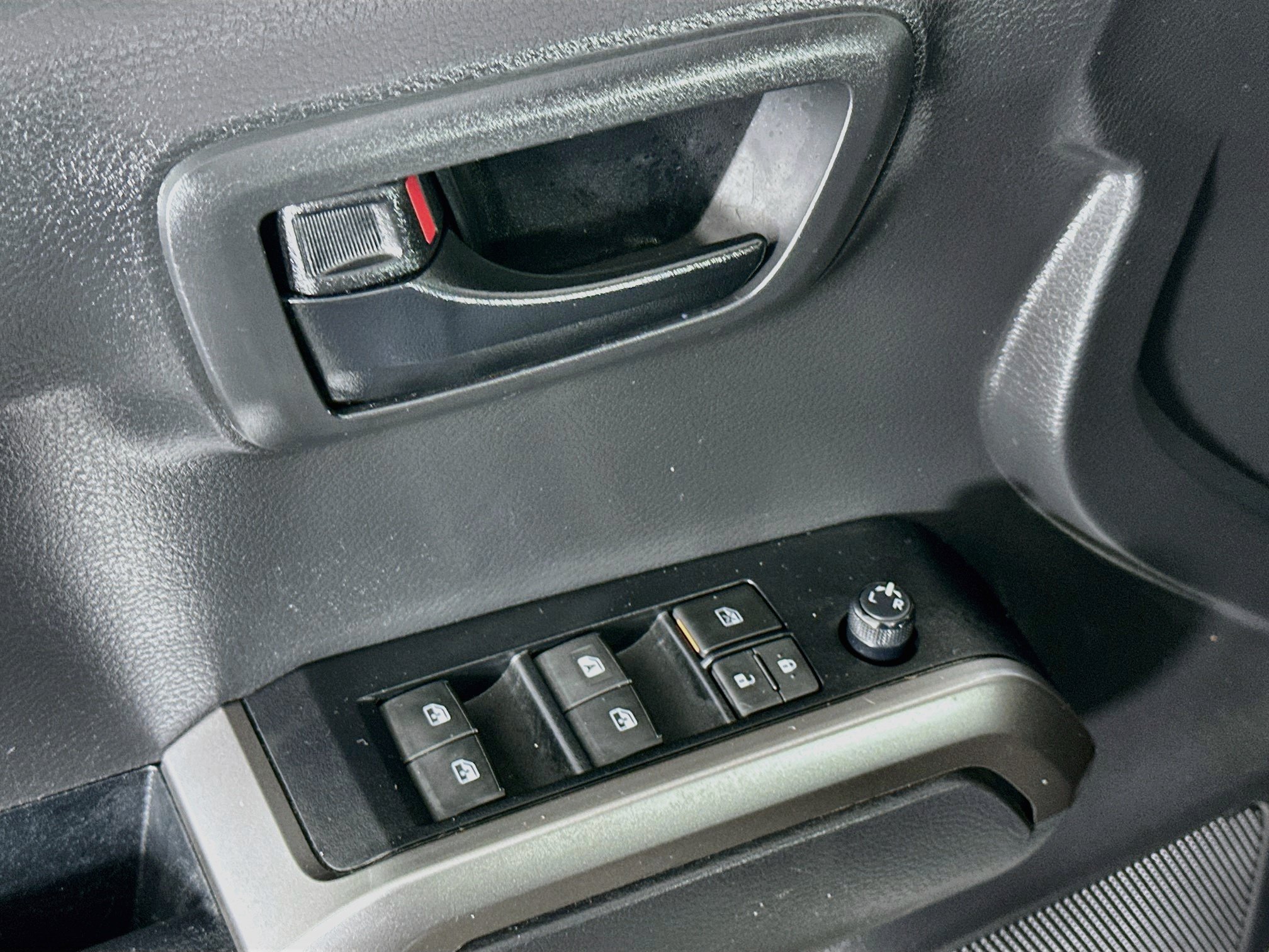 Used 2022 Toyota Tacoma SR5 w/ Technology Package RWD image 15