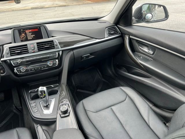 Used 2016 BMW 320i Sedan RWD image 28