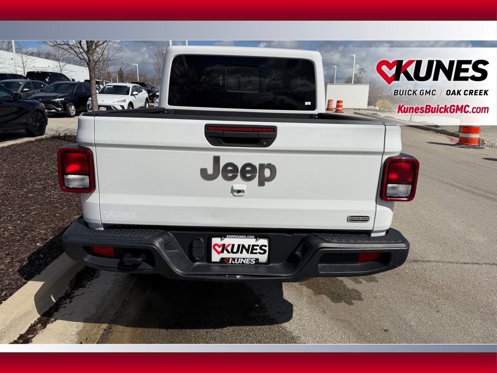 Used 2023 Jeep Gladiator Overland image 5