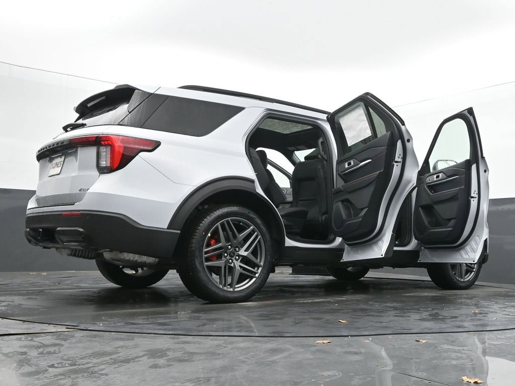 New 2026 Ford Explorer ST-Line w/ ST-Line Street Pack image 72