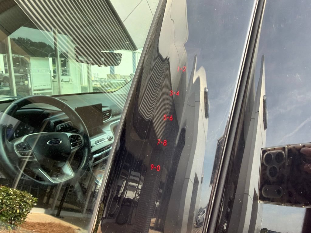 Used 2021 Ford Explorer XLT w/ Equipment Group 202A RWD image 18