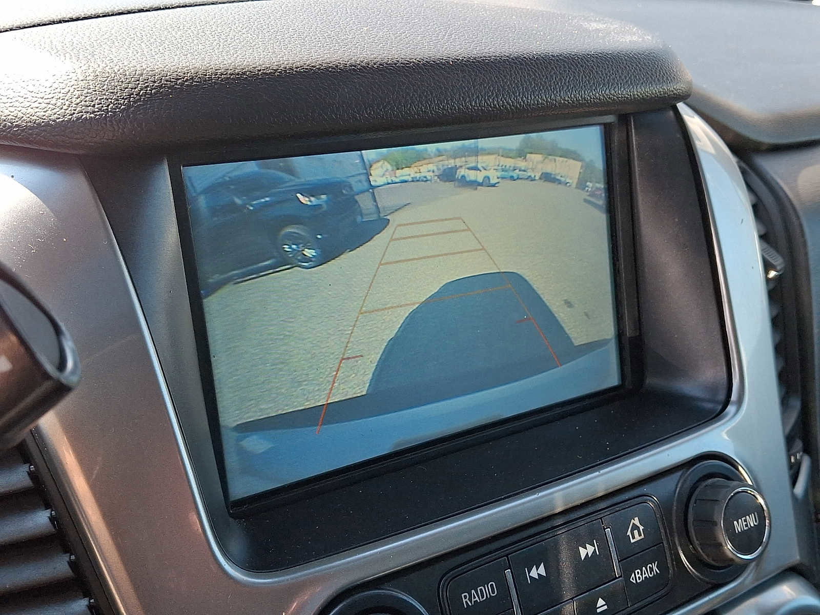 Used 2019 Chevrolet Tahoe LT w/ Luxury Package AWD/4WD image 17