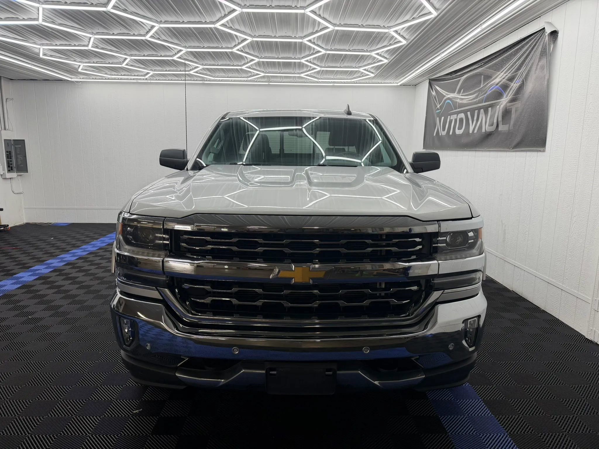 Used 2016 Chevrolet Silverado 1500 LTZ w/ Texas Edition AWD/4WD image 4