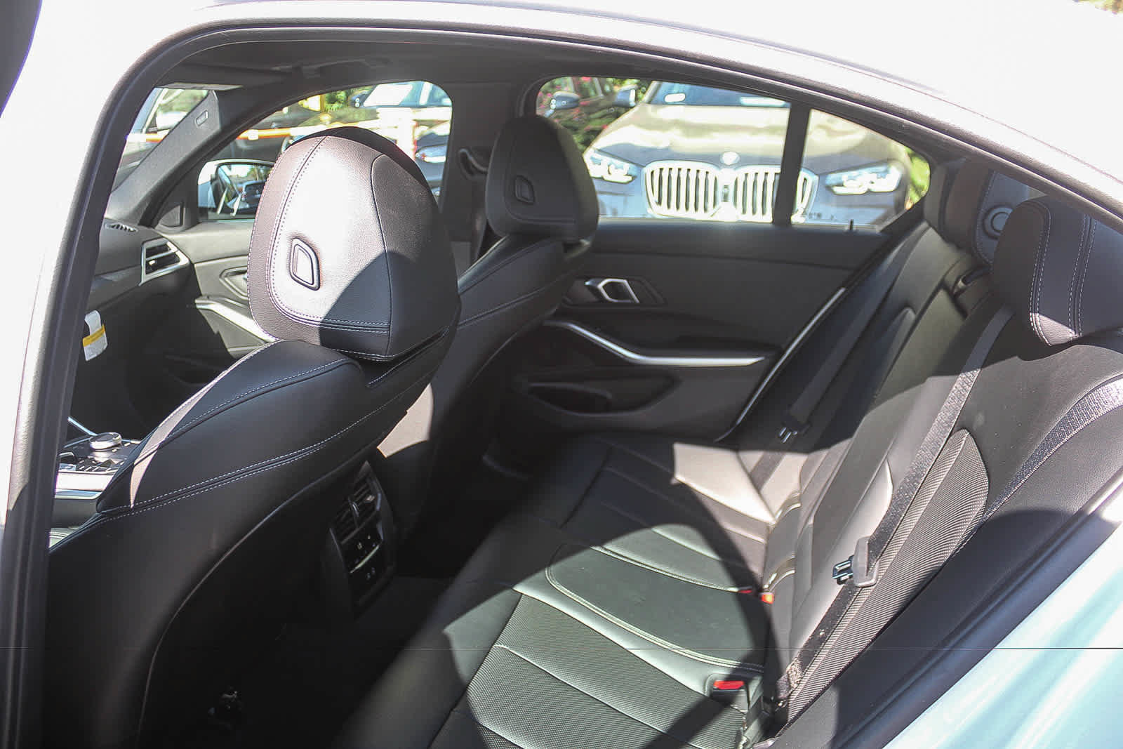 Used 2026 BMW 330i Sedan w/ Convenience Package RWD image 17