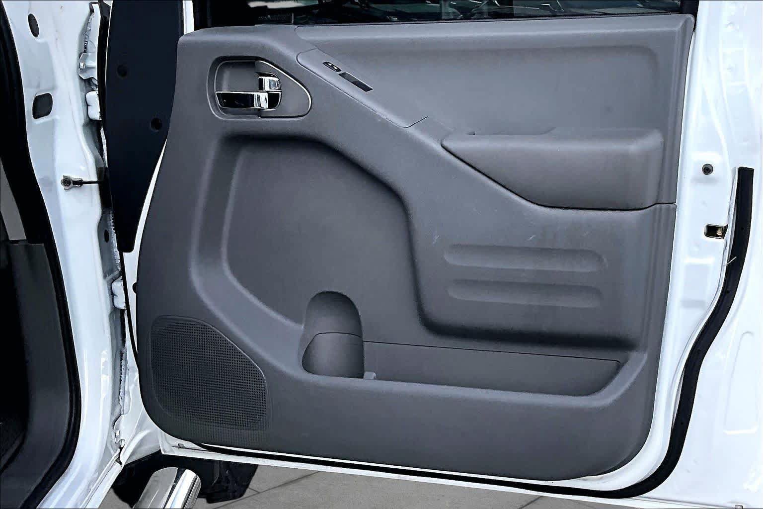 Used 2018 Nissan Frontier SV RWD image 26