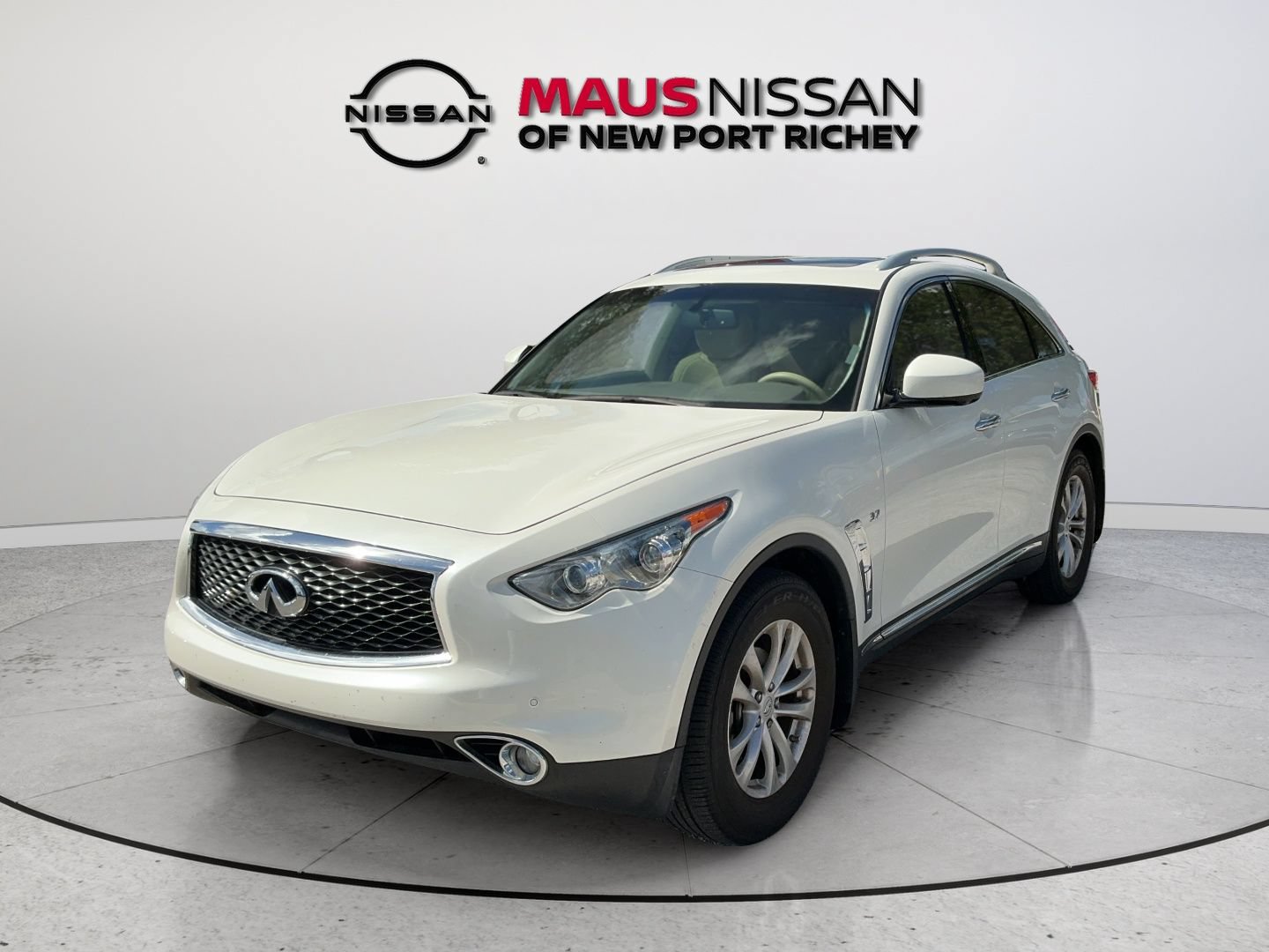Used 2017 INFINITI QX70 2WD w/ Premium Package image 4