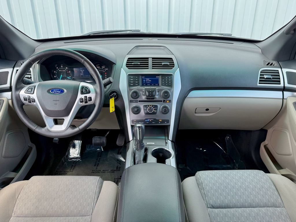 Used 2015 Ford Explorer XLT AWD/4WD image 33