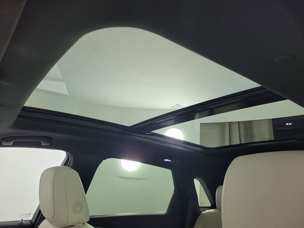 Certified 2023 Cadillac XT5 Sportv w/ Technology Package image 18
