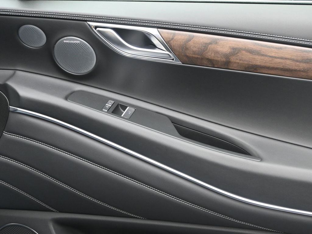 New 2025 Genesis GV80 3.5T Prestige image 11