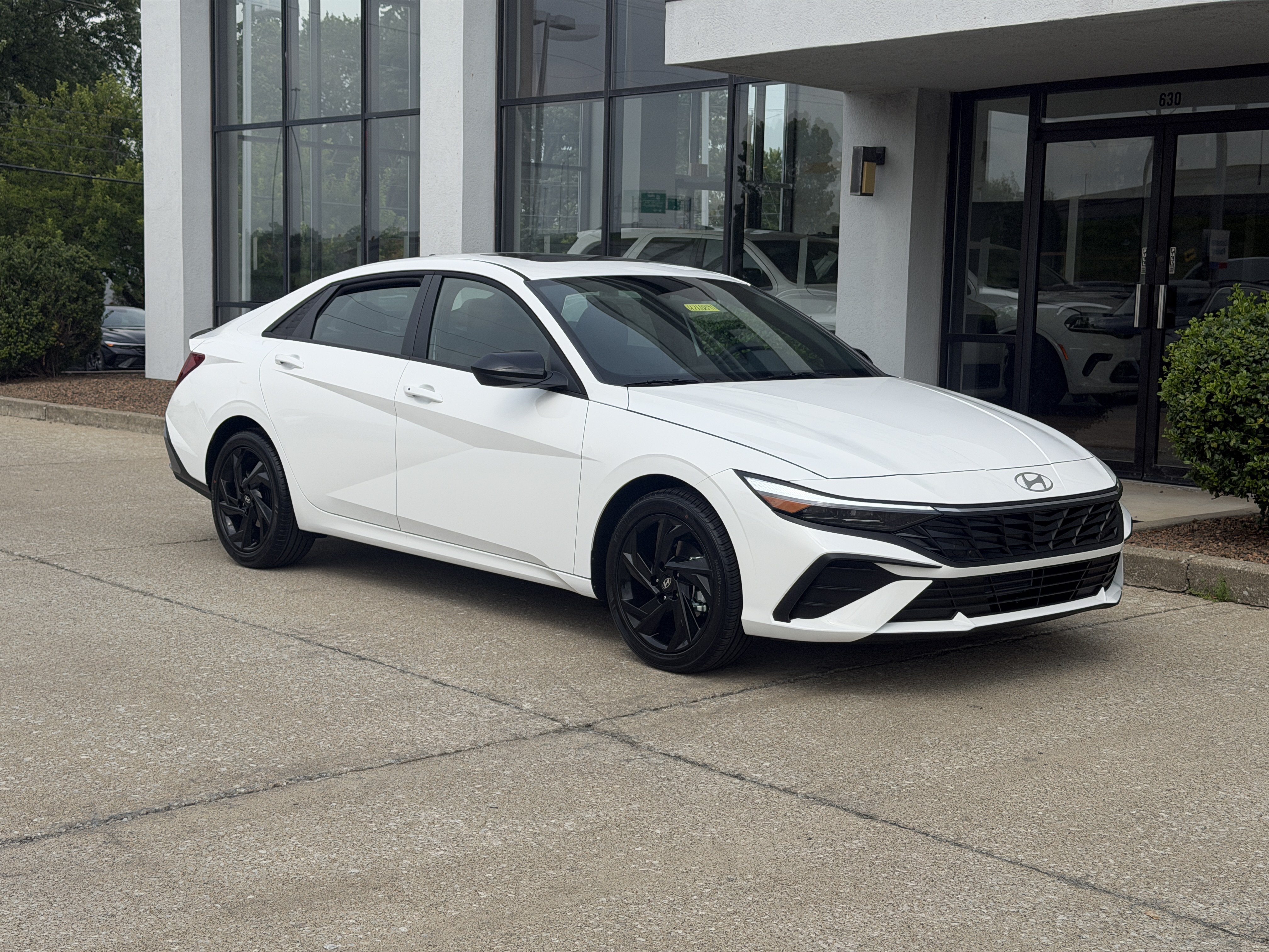 New 2026 Hyundai Elantra SEL Sport FWD image 2