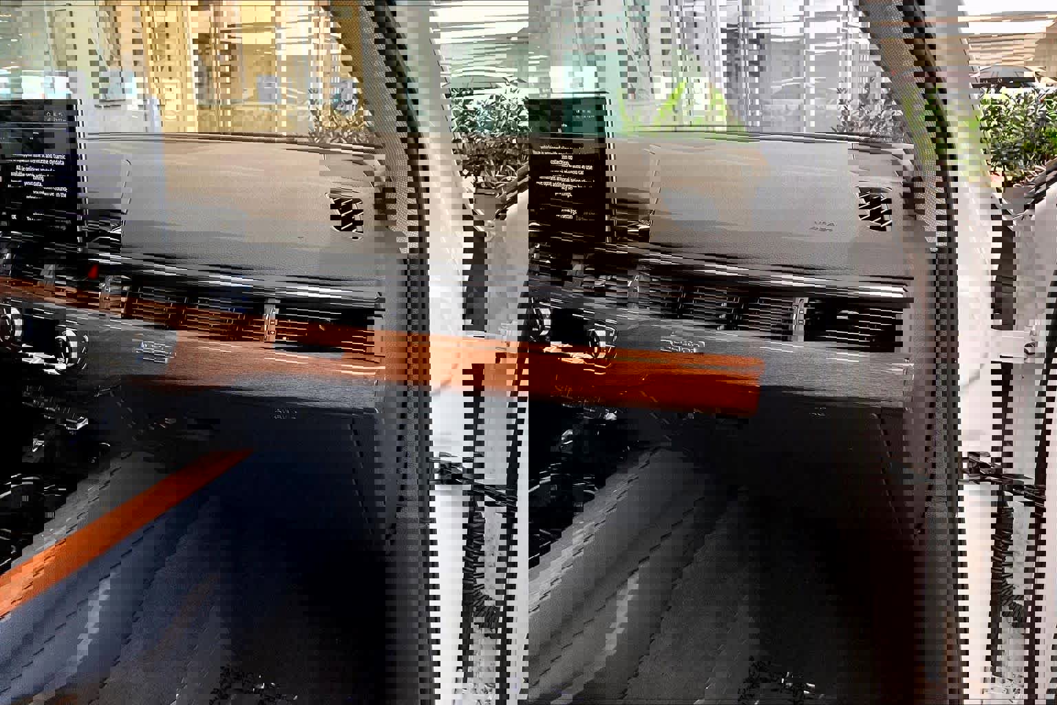 Used 2023 Audi A4 2.0T Premium w/ Convenience Package image 19