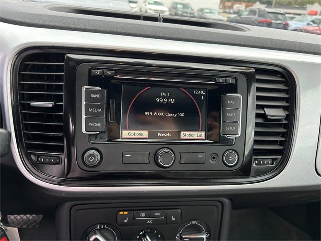 Used 2015 Volkswagen Beetle 1.8T Classic image 17