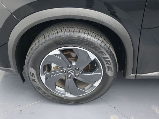 Used 2025 Nissan Rogue SV image 9