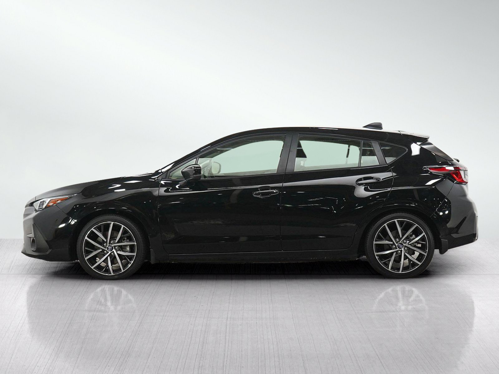 Used 2024 Subaru Impreza 2.0i Sport AWD/4WD image 2