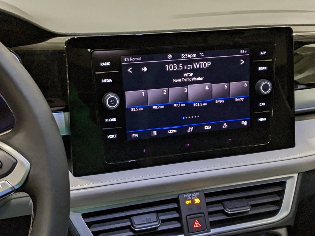 New 2025 Volkswagen Taos SE image 16