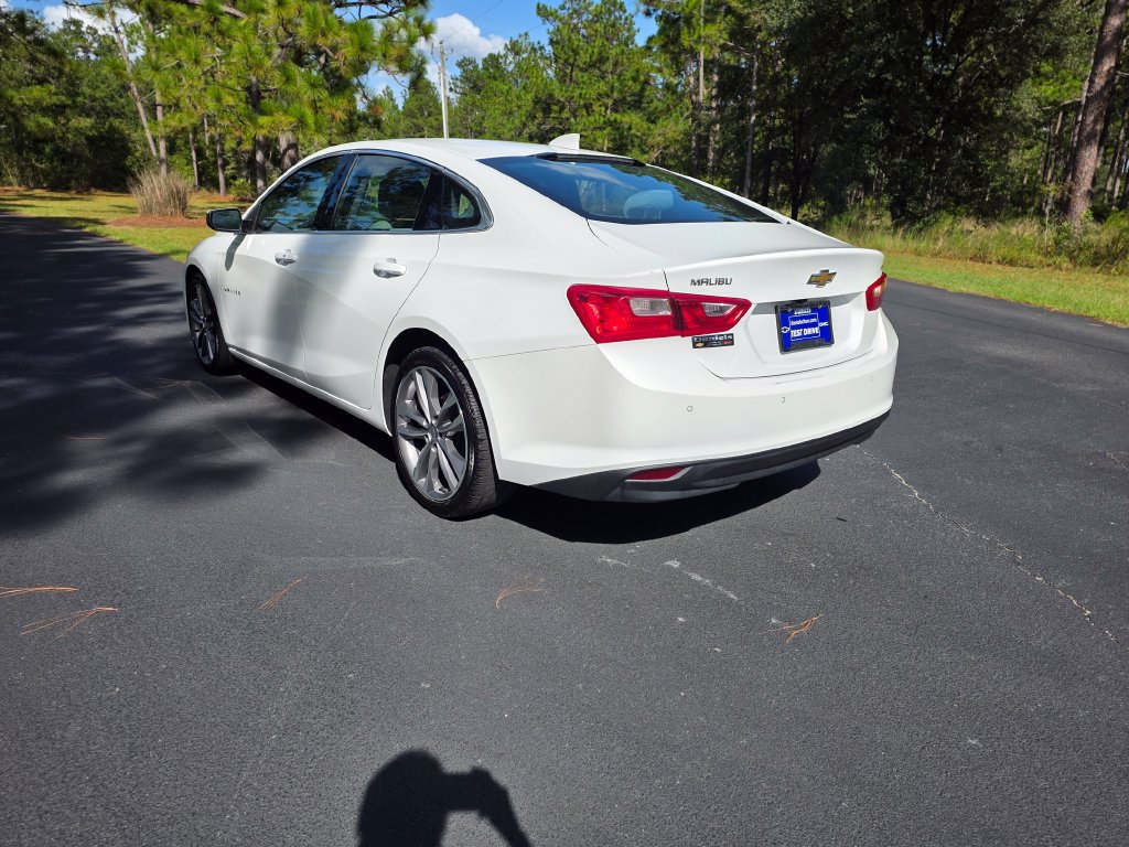 Used 2025 Chevrolet Malibu LT FWD image 3