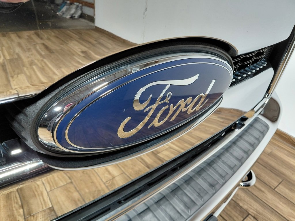 Used 2016 Ford F250 Lariat w/ Lariat Ultimate Package image 26