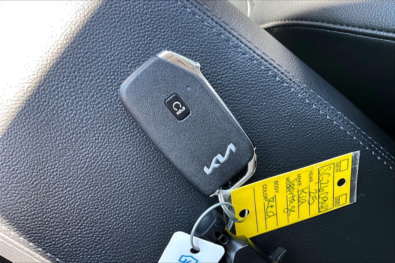 Used 2025 Kia Sportage SX FWD image 15