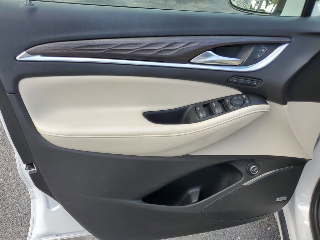 Used 2022 Buick Enclave Avenir image 15