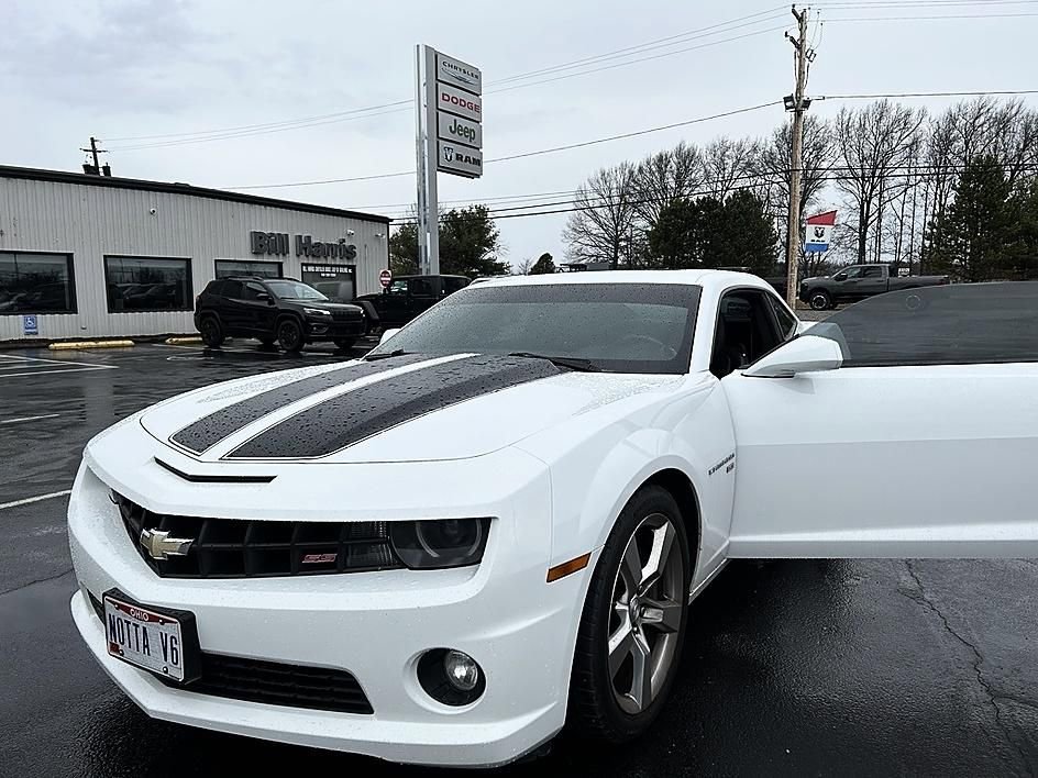 Used 2010 Chevrolet Camaro SS w/ RS Package image 9