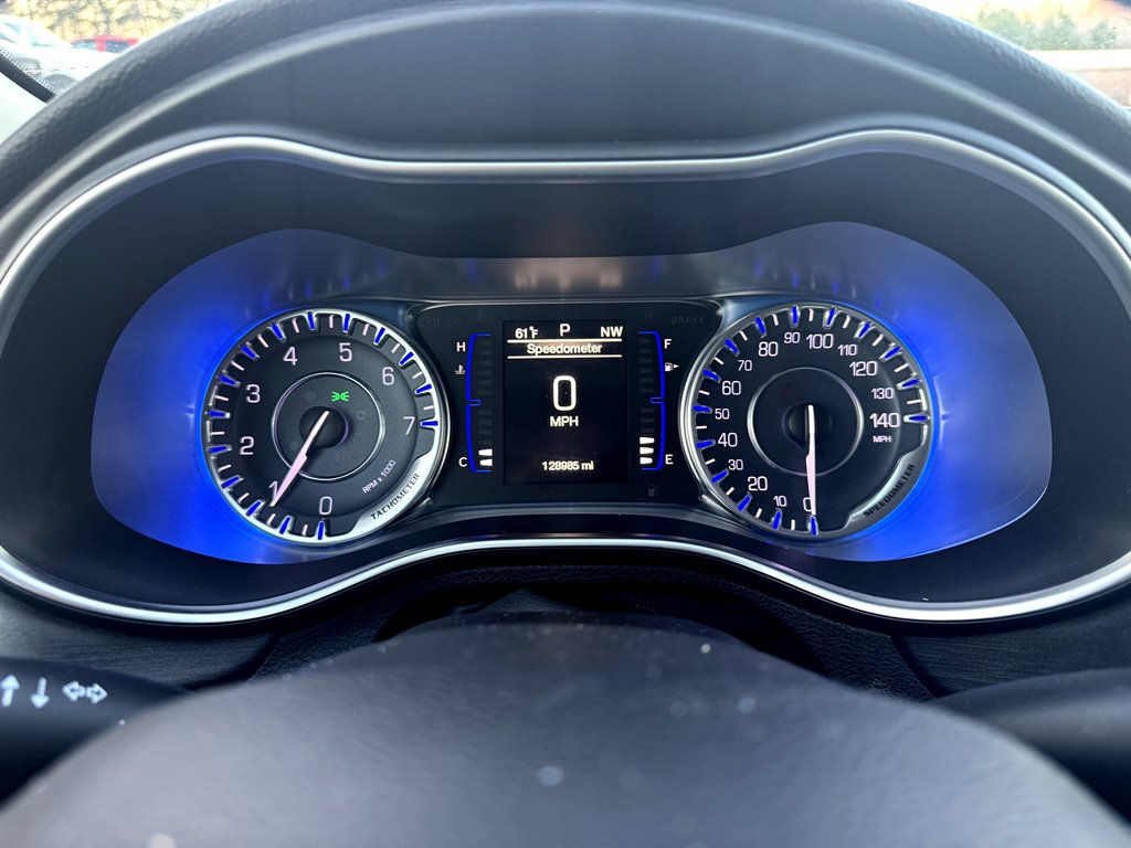 Used 2015 Chrysler 200 Limited w/ Convenience Group FWD image 19