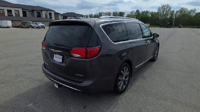 Used 2018 Chrysler Pacifica Limited w/ Tire & Wheel Group image 9