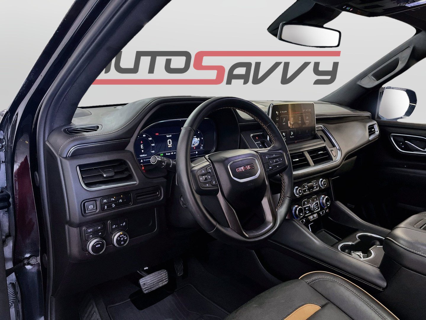 Used 2024 GMC Yukon AT4 AWD/4WD image 9