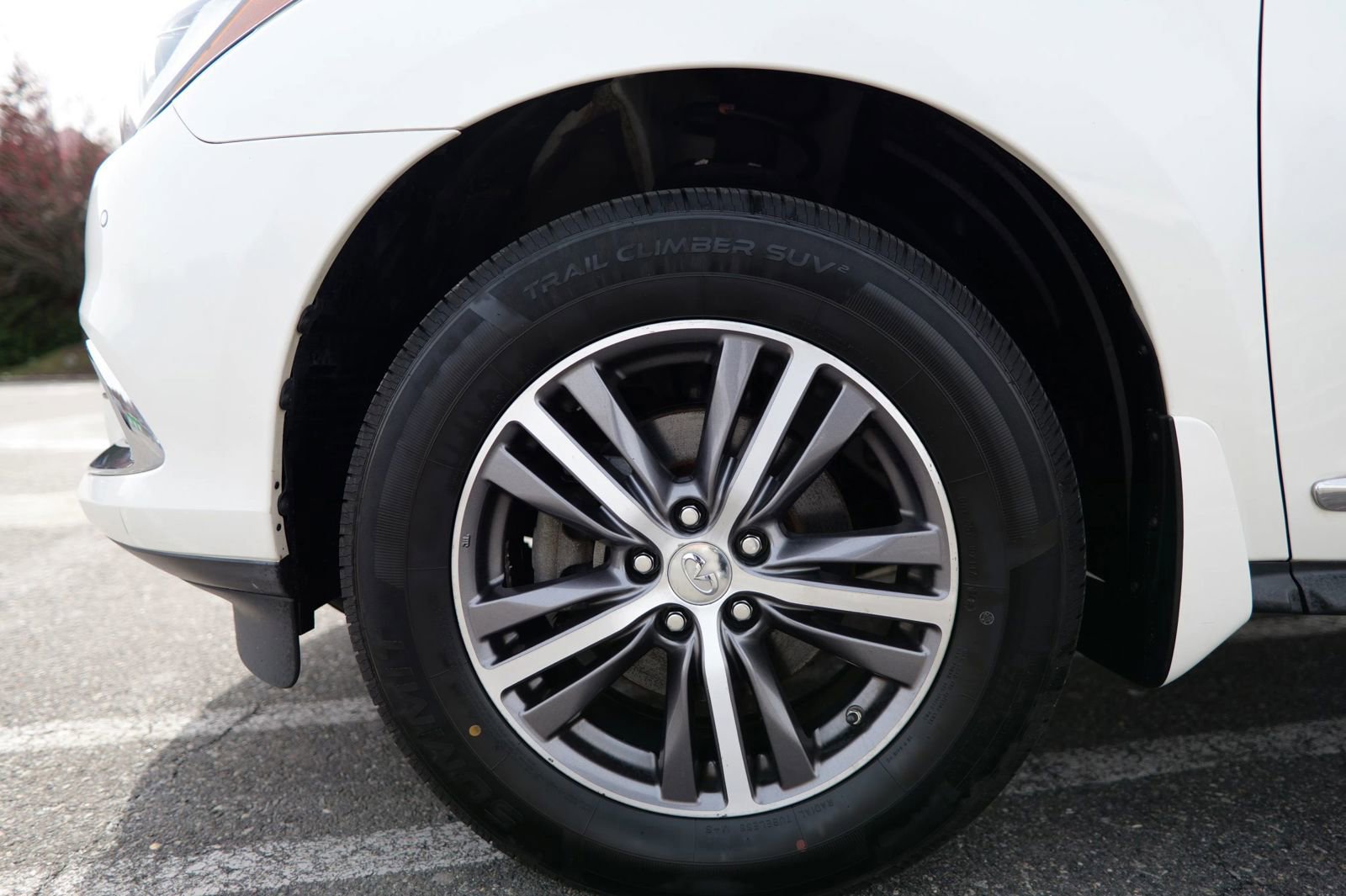 Used 2019 INFINITI QX60 Luxe w/ Essential Package image 16