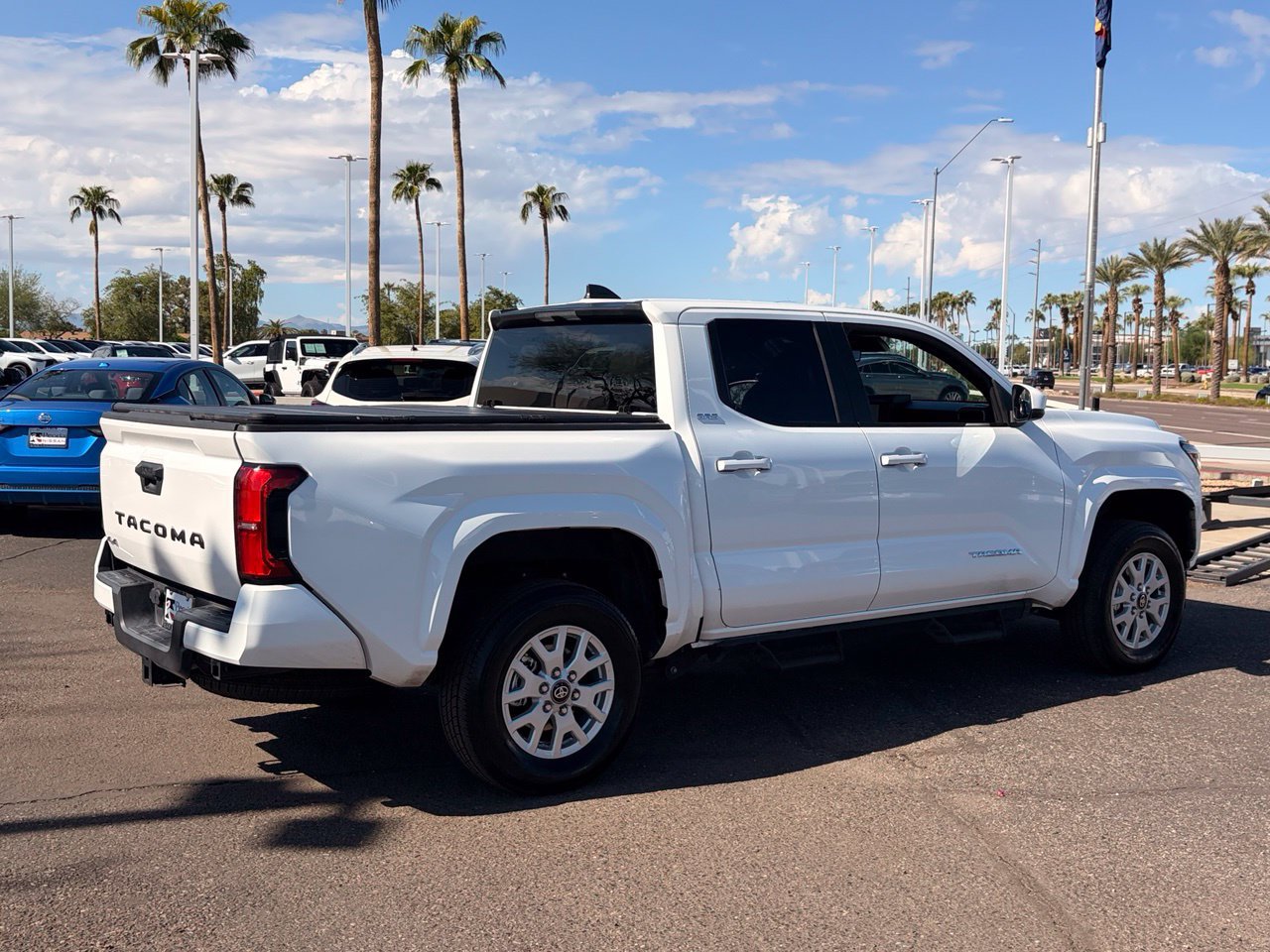 Used 2024 Toyota Tacoma SR5 AWD/4WD image 7