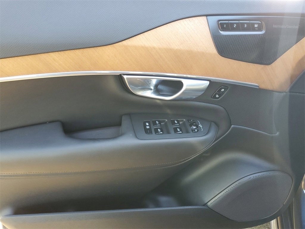 Certified 2023 Volvo XC90 B5 Plus w/ Protection Package Premier image 18