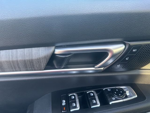 Used 2024 Kia Telluride SX Prestige w/ Towing Package image 12