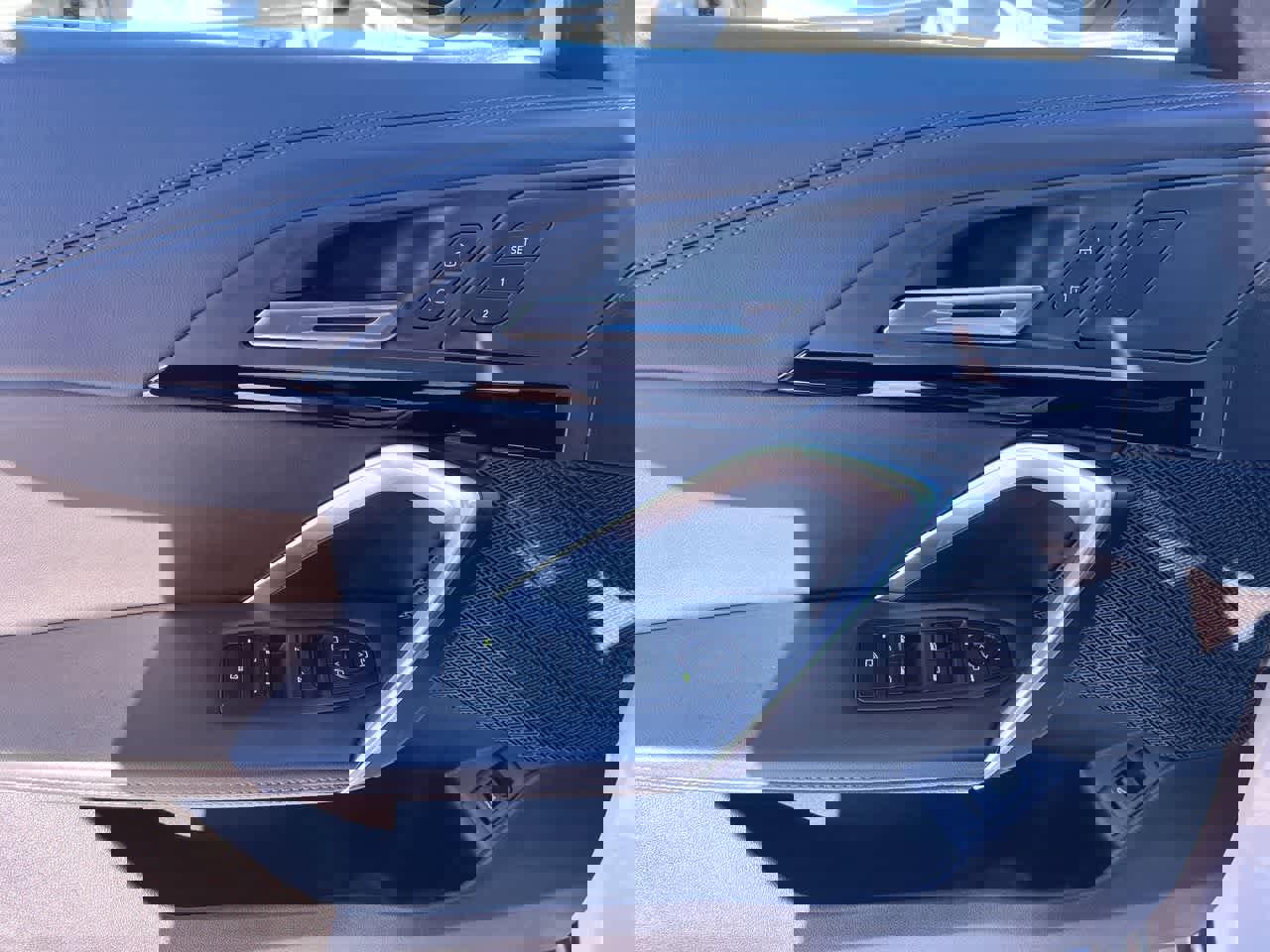 Used 2025 BMW X1 xDrive28i AWD/4WD image 13