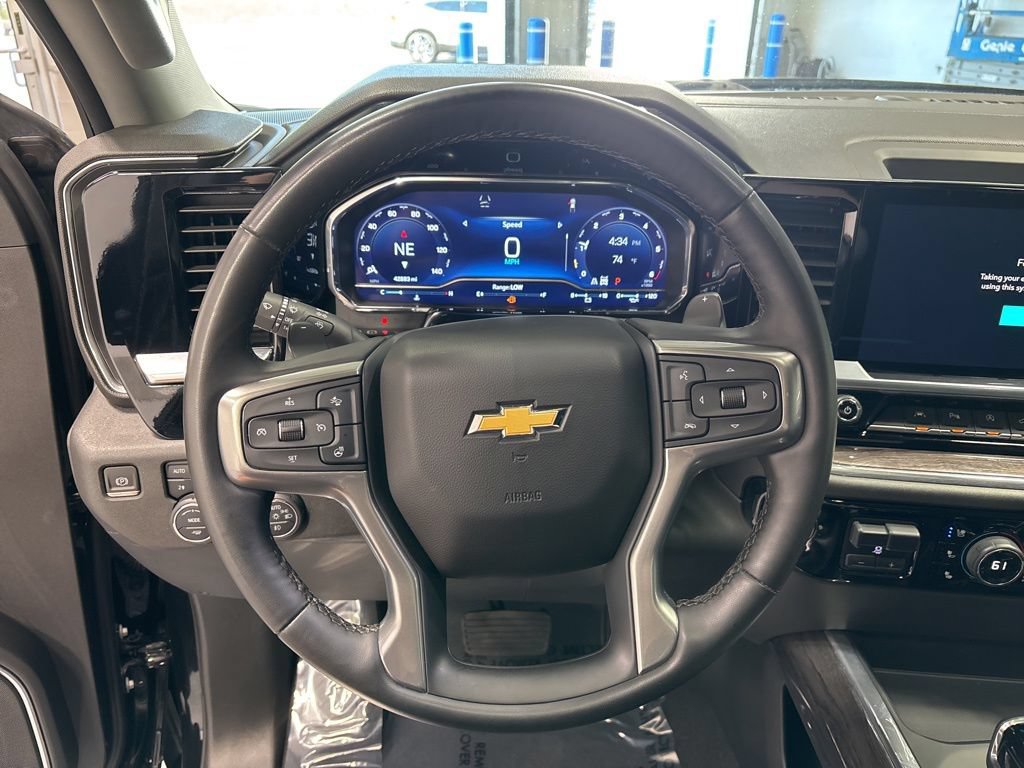 Used 2023 Chevrolet Silverado 1500 LTZ w/ LTZ Premium Package AWD/4WD image 15