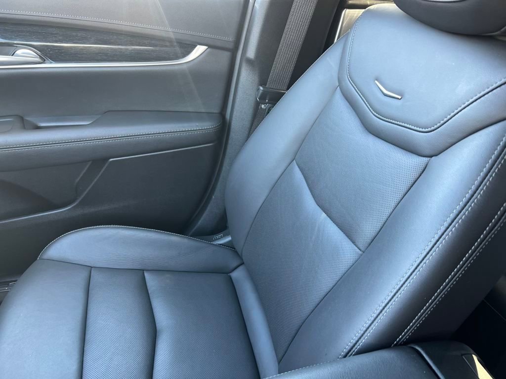 Certified 2025 Cadillac XT5 Premium Luxury image 12