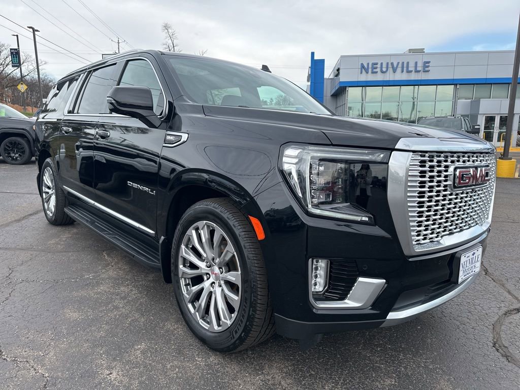 Used 2022 GMC Yukon XL Denali w/ Max Trailering Package image 1