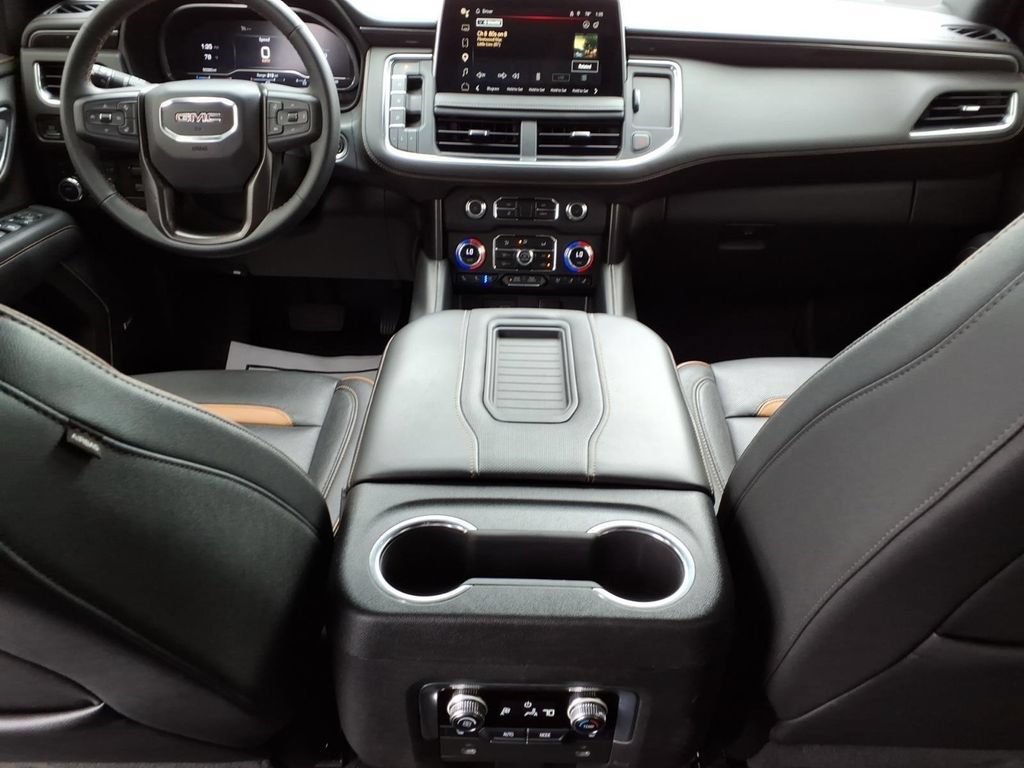 Used 2023 GMC Yukon AT4 w/ Technology Package AWD/4WD image 17