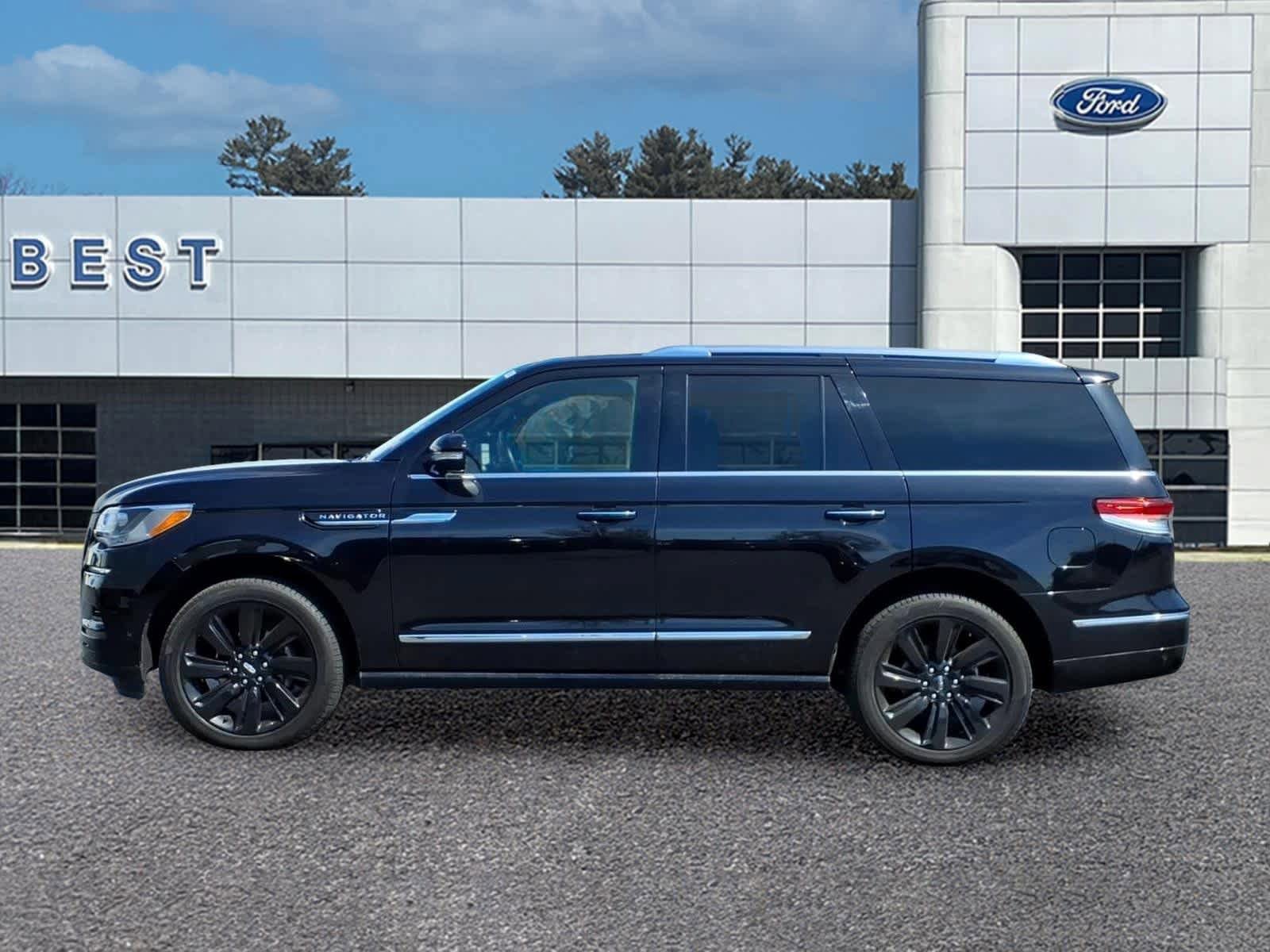 Used 2023 Lincoln Navigator Reserve AWD/4WD image 8