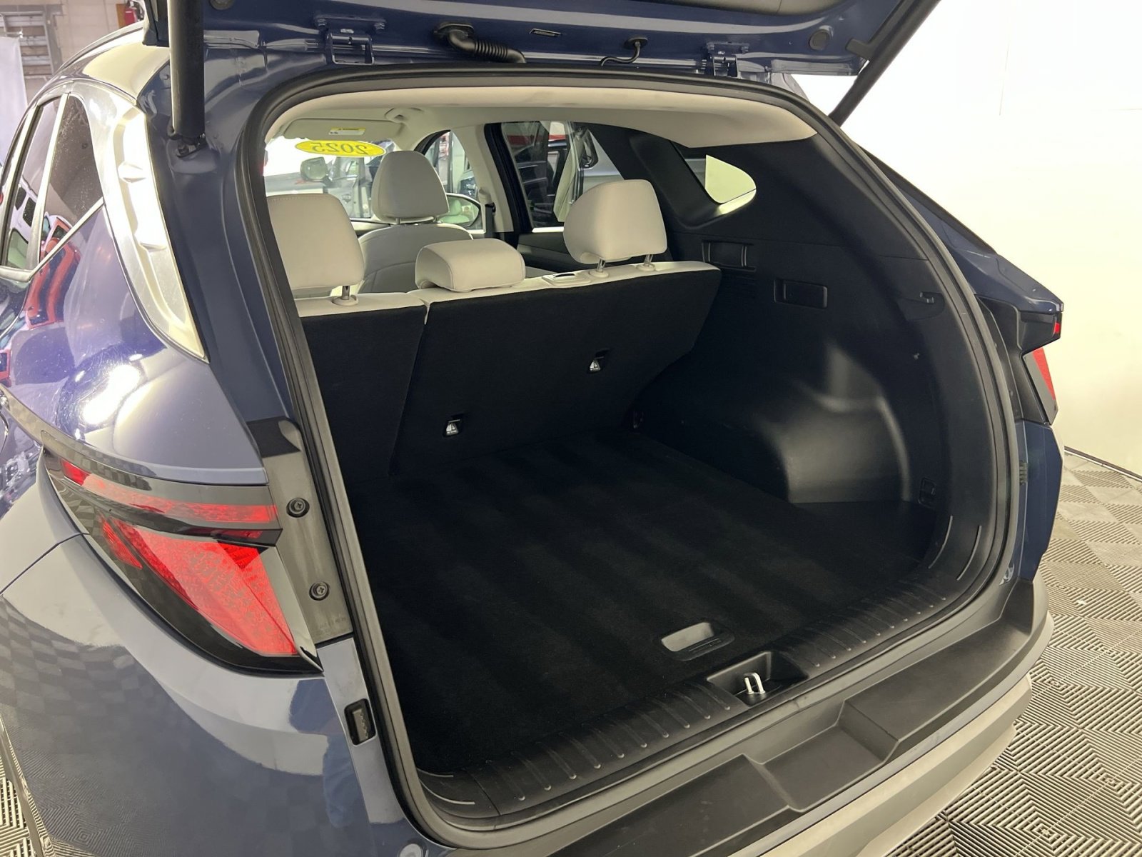 Used 2025 Hyundai Tucson SEL FWD image 27
