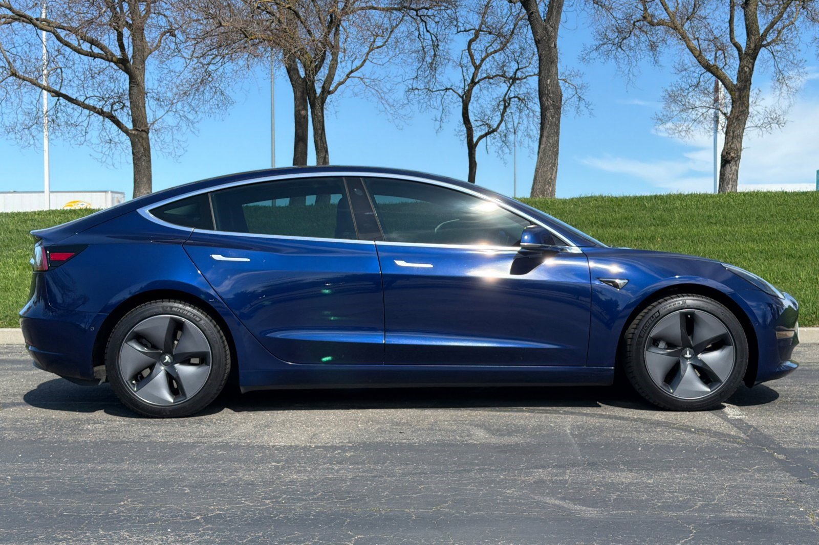 Used 2018 Tesla Model 3 Long Range image 3