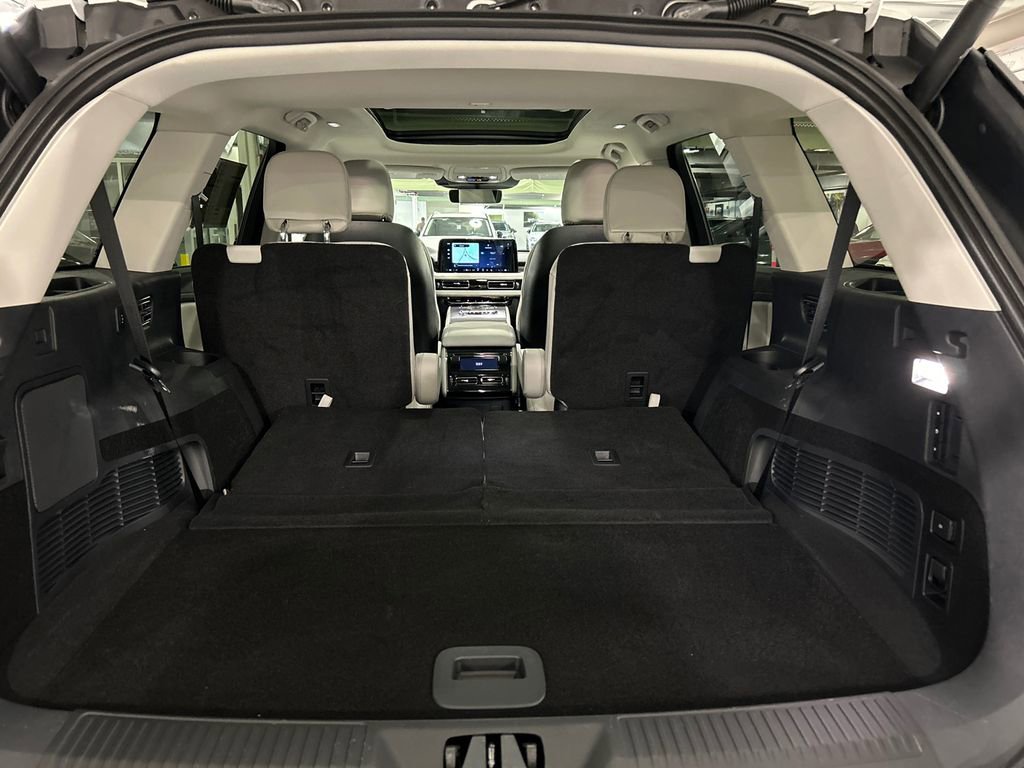 Used 2026 Lincoln Aviator AWD image 30