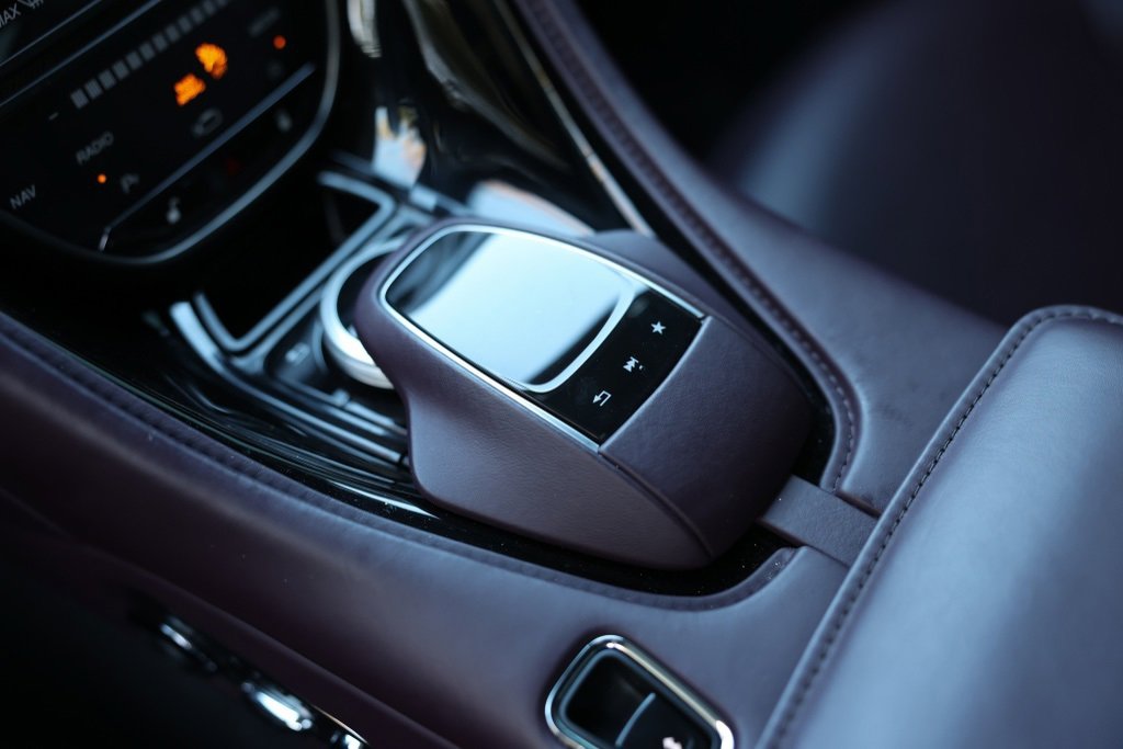 Used 2019 Aston Martin DB11 Coupe image 10