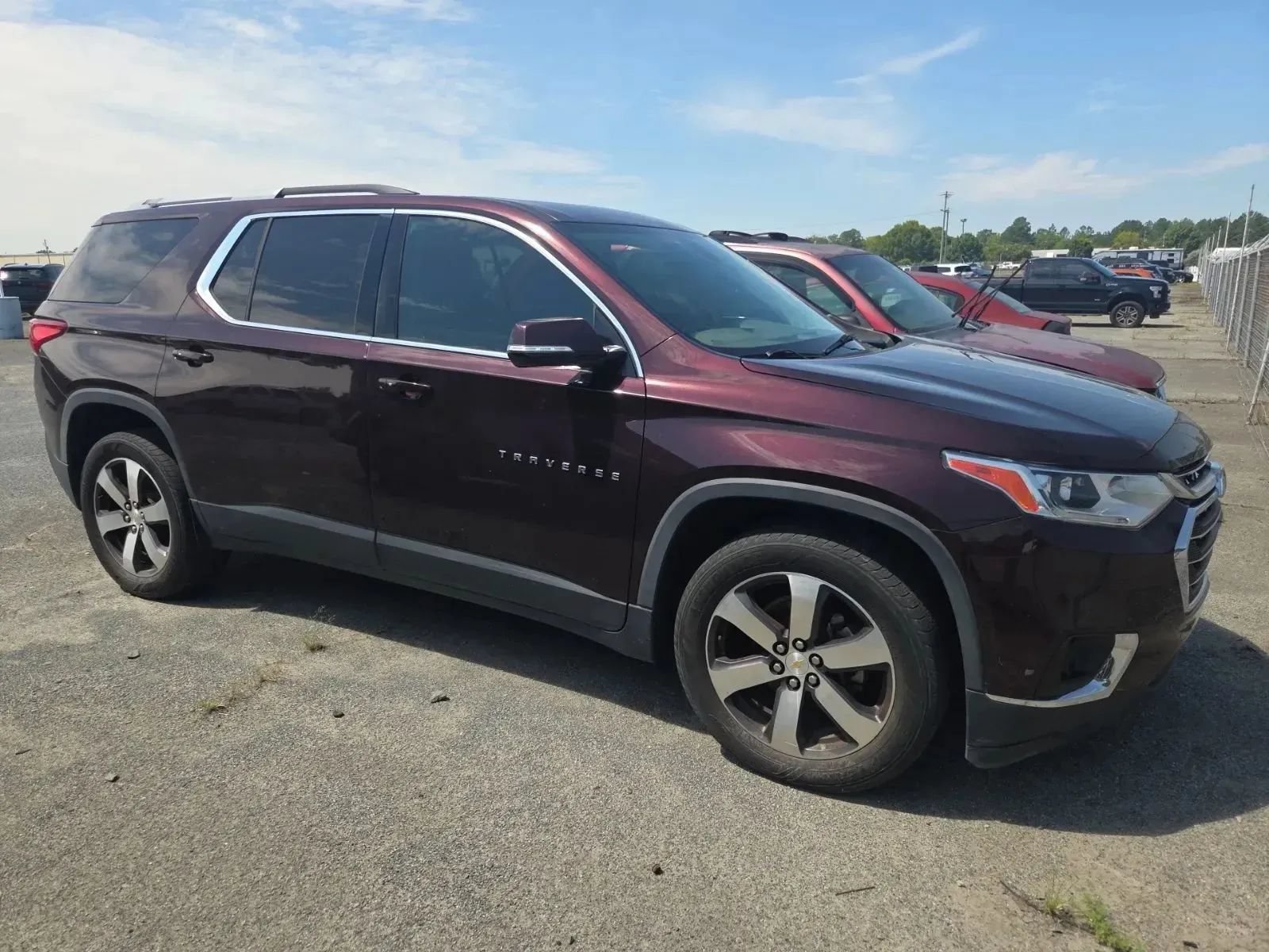 Used 2018 Chevrolet Traverse LT FWD image 3