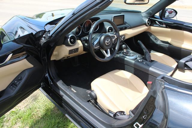 Used 2016 MAZDA MX-5 Miata Grand Touring RWD image 28