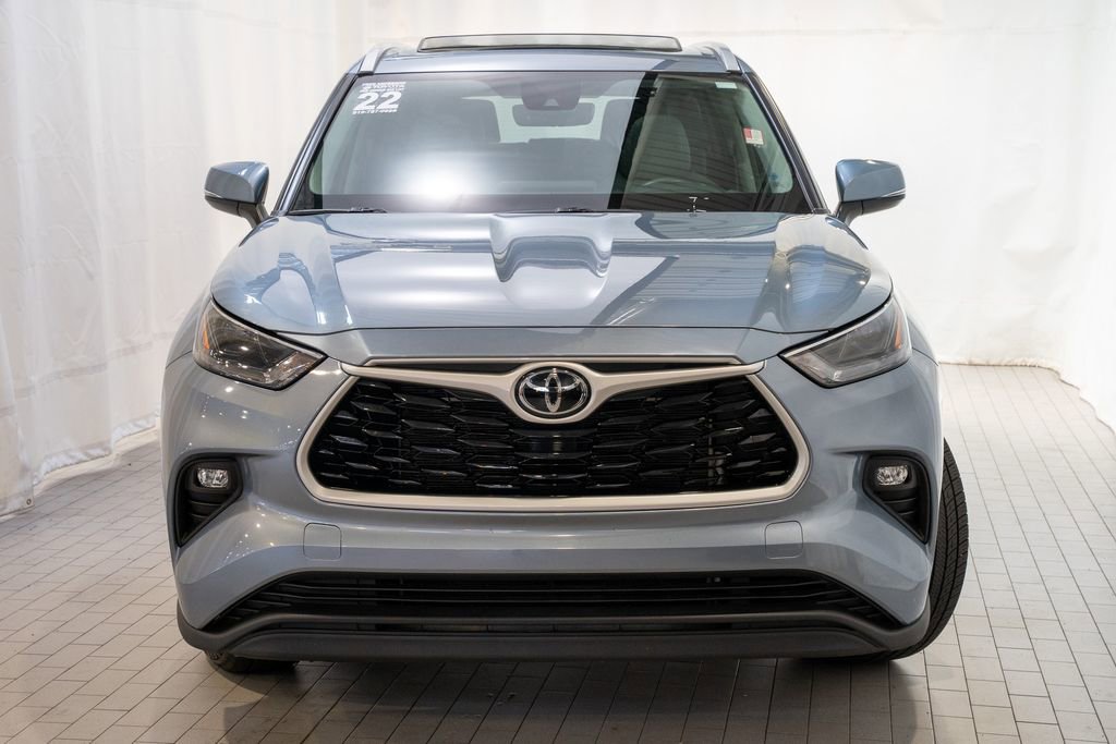 Used 2022 Toyota Highlander XLE image 2
